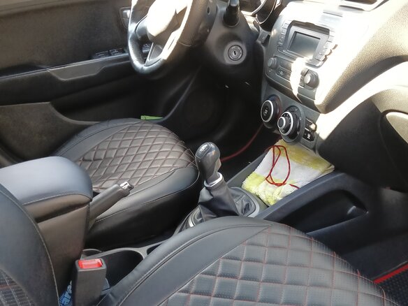 2013 Kia Rio 5-speed III, чёрный, 800000 рублей - вид 12
