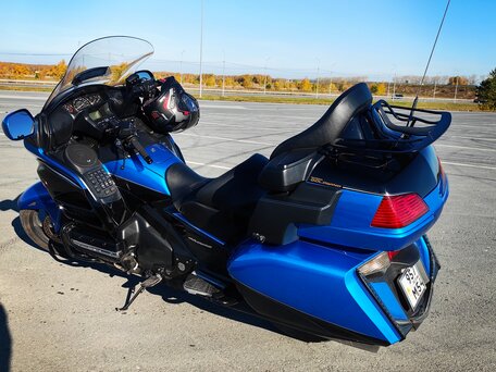 2017 Honda GL 1800 Gold Wing, синий, 2000000 рублей, вид 1