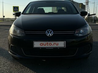 2013 Volkswagen Polo V, чёрный, 810000 рублей, вид 2