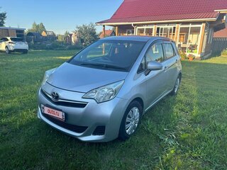 2012 Toyota Ractis II, серебристый, 930000 рублей, вид 1