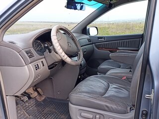 2005 Toyota Sienna II, серый, 1050000 рублей, вид 5