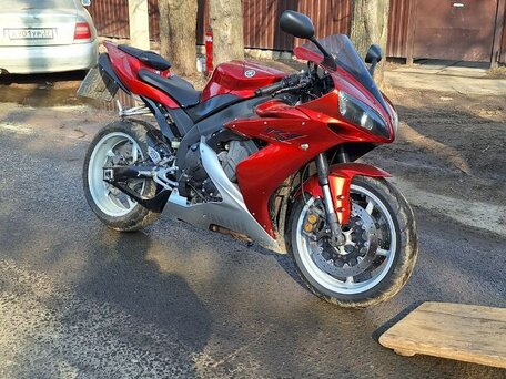 2005 Yamaha YZF-R1, красный, 785000 рублей, вид 5