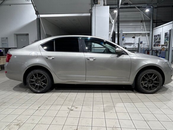 2013 Skoda Octavia III (A7), бежевый, 1250000 рублей - вид 3