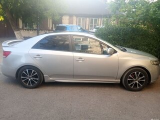 2009 Kia Cerato 4-speed II, серебристый, 800000 рублей, вид 5