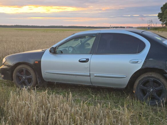 2001 Nissan Maxima V (A33), чёрный, 140000 рублей - вид 5