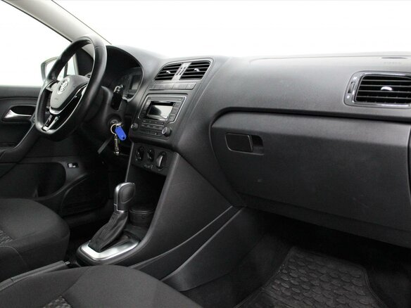 2016 Volkswagen Polo V Рестайлинг, белый - вид 9