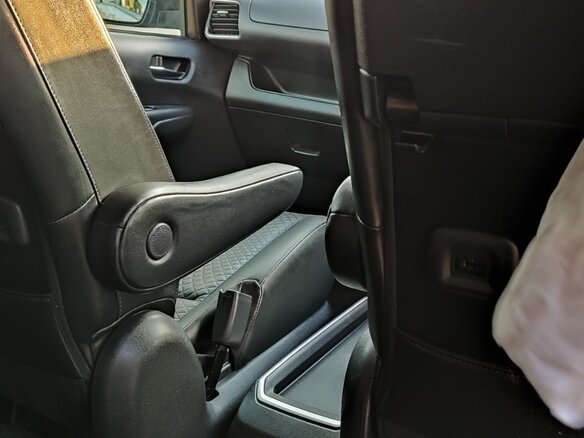 2020 Nissan Serena V (C27) Рестайлинг, серебристый, 2800000 рублей - вид 14
