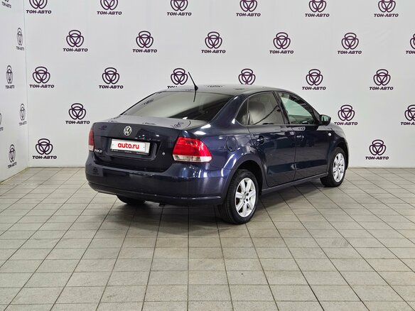 2013 Volkswagen Polo V, синий, 575000 рублей - вид 4