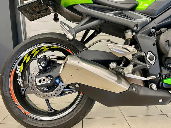2013 Triumph Speed Triple, зелёный, 700000 рублей - вид 13