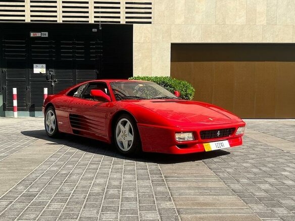 1990 Ferrari 348 TB, красный