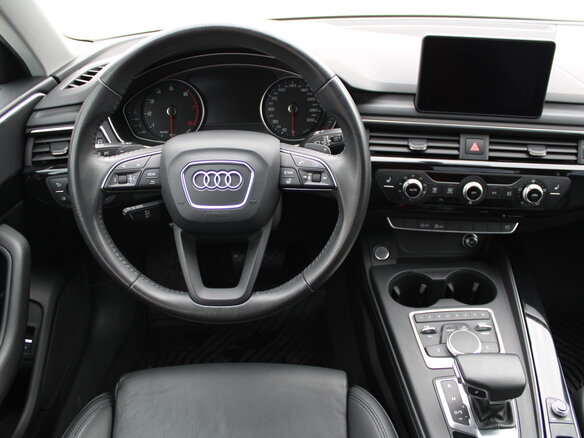 2017 Audi A4 V (B9), белый - вид 11