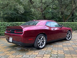 2019 Dodge Challenger III Рестайлинг 2, красный, 2650000 рублей, вид 3