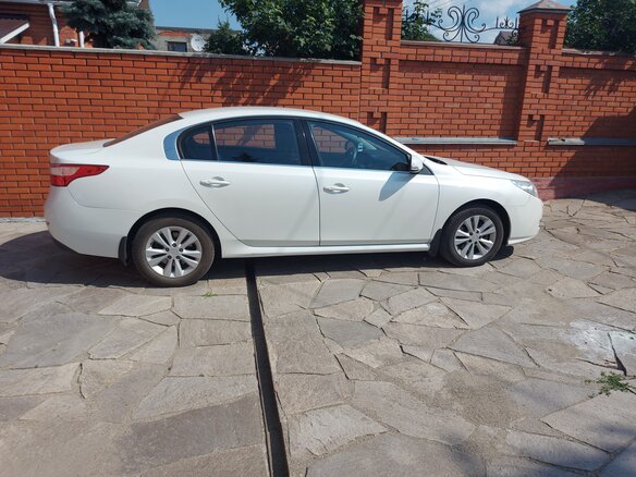 2011 Renault Latitude I, белый, 850000 рублей - вид 2