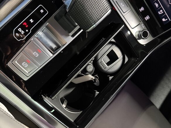 2022 Audi Q7 55 TFSI II (4M) Рестайлинг, синий, 9000000 рублей - вид 19