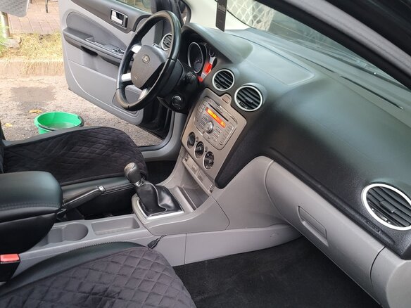 2011 Ford Focus II Рестайлинг, чёрный, 570000 рублей - вид 10