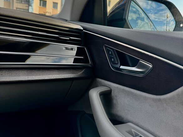 2019 Audi Q8 50 TDI I (4M), чёрный, 6200000 рублей - вид 13