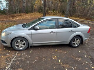 2011 Ford Focus II Рестайлинг, серебристый, 550000 рублей, вид 4