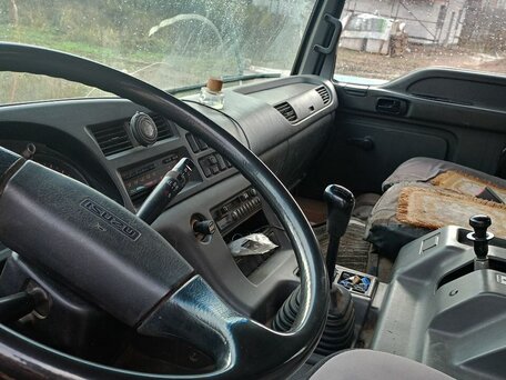 2011 Isuzu Giga (C-series), белый, 4300000 рублей, вид 2