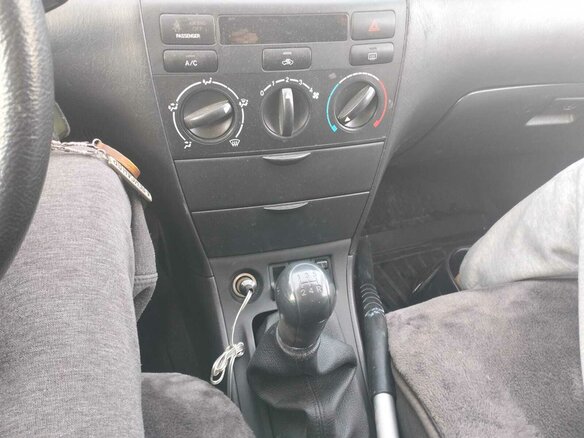 2005 Toyota Corolla IX (E120, E130) Рестайлинг, серый, 600000 рублей - вид 19