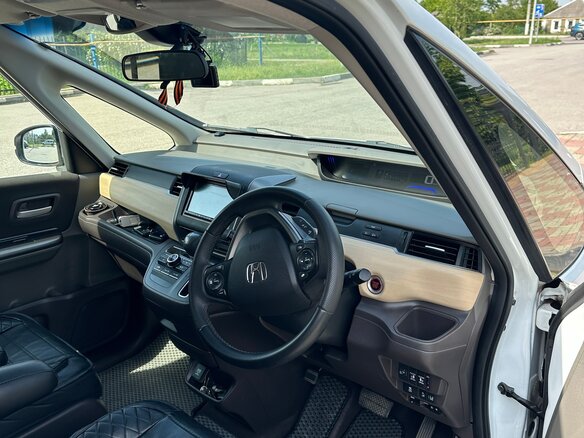 2019 Honda Freed II, белый, 1870000 рублей - вид 2