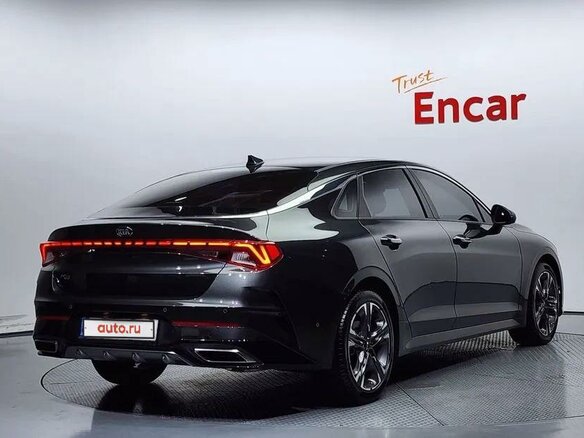 2021 Kia K5 III, серый, 2650000 рублей - вид 2