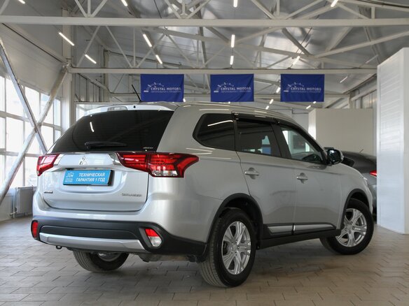 2016 Mitsubishi Outlander III Рестайлинг 2, серебристый - вид 5