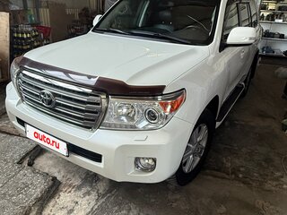 2015 Toyota Land Cruiser 200 Series Рестайлинг 1, белый, 4300000 рублей, вид 1