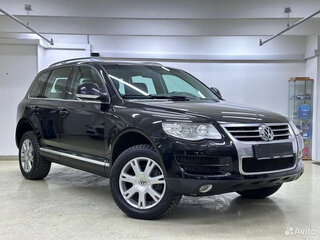 2009 Volkswagen Touareg I Рестайлинг, чёрный, 830000 рублей, вид 2