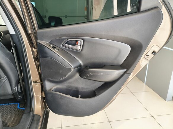 2015 Hyundai ix35 I Рестайлинг, бежевый - вид 15