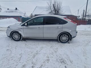 2007 Ford Focus II Рестайлинг, серебристый, 530000 рублей, вид 3