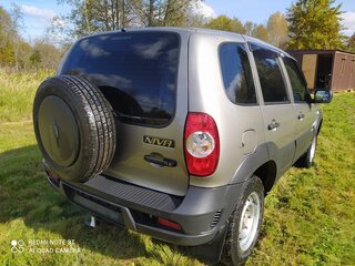 2016 Chevrolet Niva I Рестайлинг, серебристый, 700000 рублей, вид 5