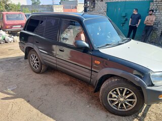1996 Toyota RAV4 I (XA10), чёрный, 390000 рублей, вид 3