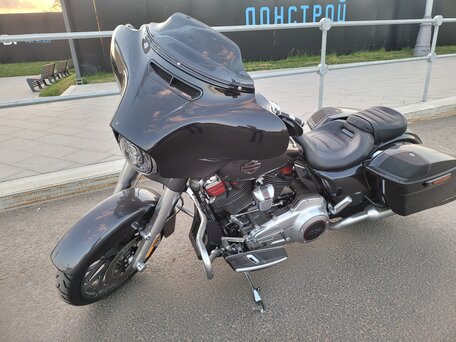 2020 Harley-Davidson CVO Street Glide, серый, 2500000 рублей, вид 2