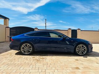 2020 Audi A7 55 TFSI II (4K), синий, 5650000 рублей, вид 4