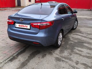 2015 Kia Rio 6-speed III, голубой, 800000 рублей, вид 4
