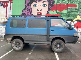 1989 Mitsubishi Delica III, синий, 600000 рублей, вид 4