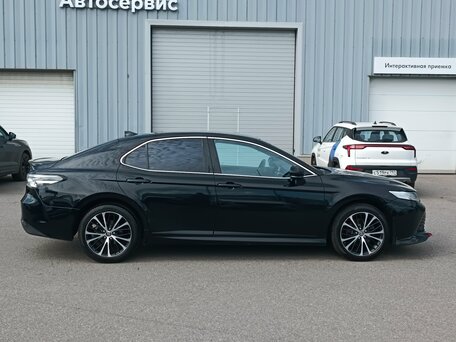 2020 Toyota Camry VIII (XV70), чёрный, 2820000 рублей, вид 5