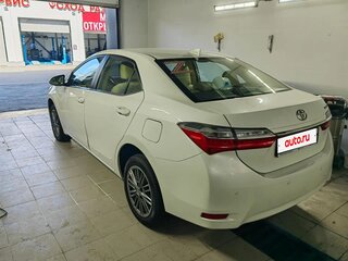 2018 Toyota Corolla XI (E160, E170, E180) Рестайлинг 1, белый, 2300000 рублей, вид 2