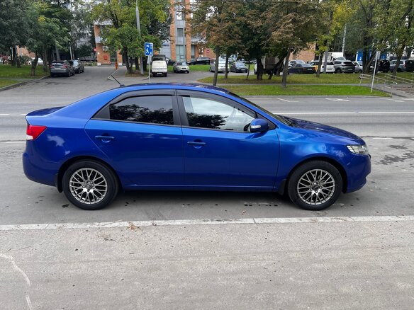 2010 Kia Cerato 5-speed II, голубой, 800000 рублей - вид 4