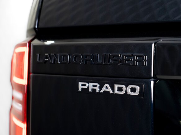 2026 Toyota Land Cruiser Prado 250 Series, чёрный - вид 13