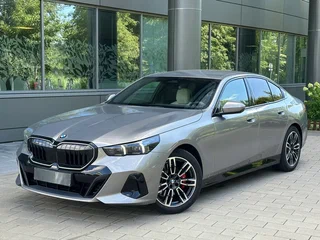 2026 BMW 5 серии 523d xDrive VIII (G60/G61/G68), серый, 8168000 рублей, вид 1