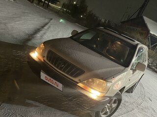 2001 Toyota Harrier I (XU10) Рестайлинг, белый, 900000 рублей, вид 2