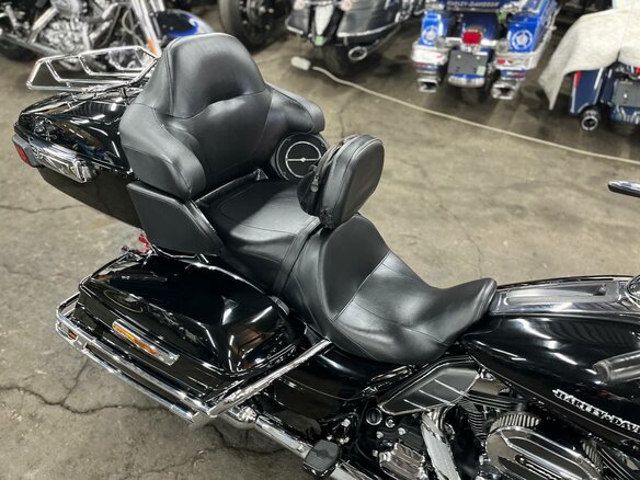 2015 Harley-Davidson Electra Glide, чёрный, 1460000 рублей - вид 15
