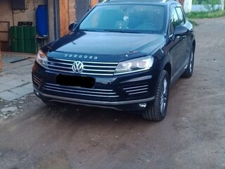 2016 Volkswagen Touareg II Рестайлинг, чёрный, 4500000 рублей, вид 2