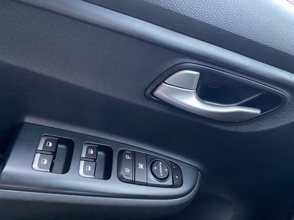 2021 Kia Rio IV Рестайлинг, белый, 1990000 рублей - вид 18