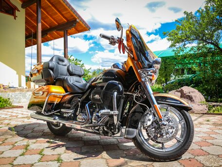 2015 Harley-Davidson CVO, золотистый, 3250000 рублей, вид 1