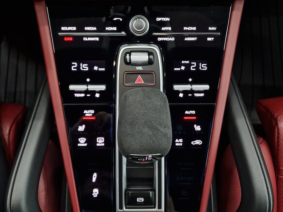 2019 Porsche Cayenne S III, серый, 7740000 рублей - вид 9