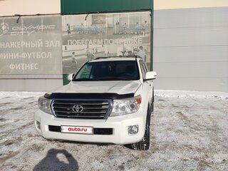 2012 Toyota Land Cruiser 200 Series Рестайлинг 1, белый, 4500000 рублей, вид 2