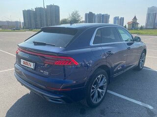 2022 Audi Q8 55 TFSI I (4M), синий, 7767404 рублей, вид 4