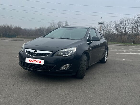 2011 Opel Astra J, чёрный, 600000 рублей - вид 1